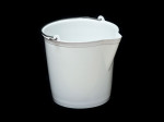 SEAU A BEC 13 LITRES BLANC AVEC ANSE INOX GRADUE - 1ER CHOIX